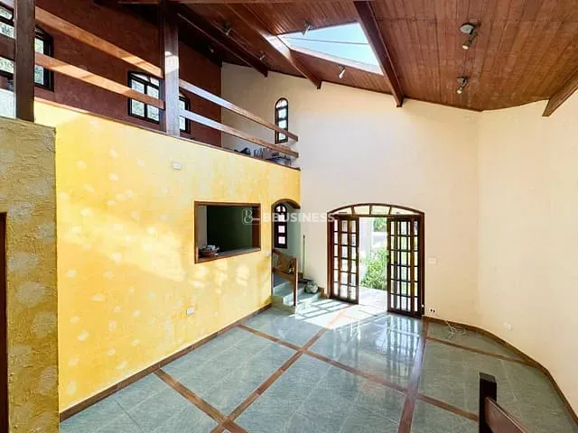 Casa com 995m² 3 quartos e 4 banheiros, à venda, no bairro Chácara Rincão em Cotia