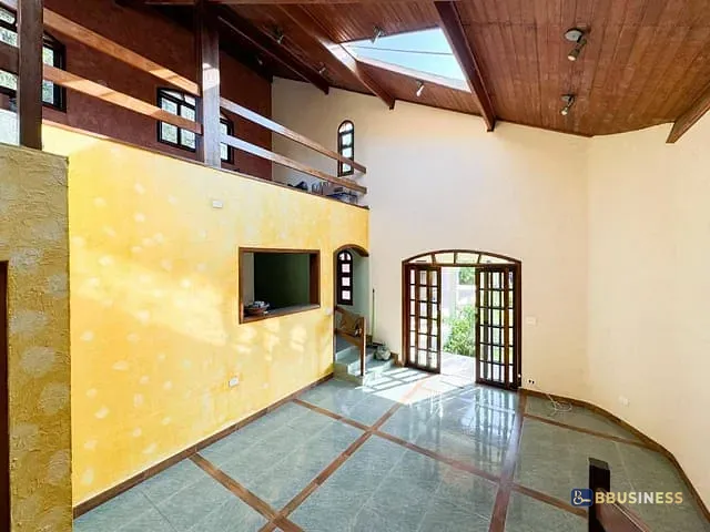 Casa com 995m² 3 quartos e 4 banheiros, à venda, no bairro Chácara Rincão em Cotia