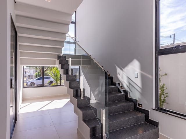 Foto do Casa - Sobrado à venda no condomínio Tangará, Parque Tauá, Londrina, PR | Imobiliária GEUM