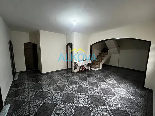 Casa com 250m² 2 quartos e 2 banheiros, à venda, no bairro Eugênio de Melo em São José dos Campos
