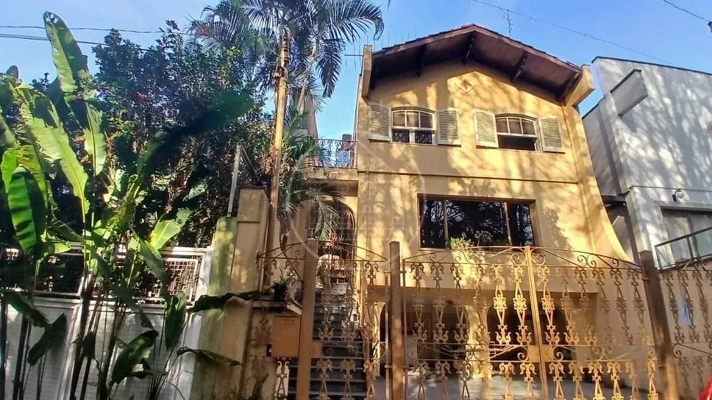 Casa, 3 quartos, 249 m² - Foto 2