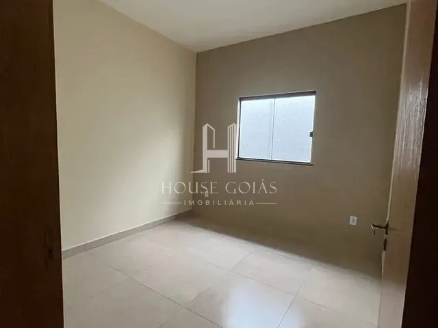 Casa 3 quartos e 2 banheiros, à venda, no bairro Residencial Ravena em Senador Canedo