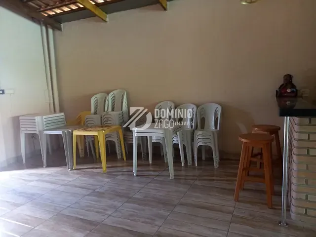 Casa com 200m² 2 quartos e 3 banheiros, à venda, no bairro Jardim Elza Amuí IV em Uberaba