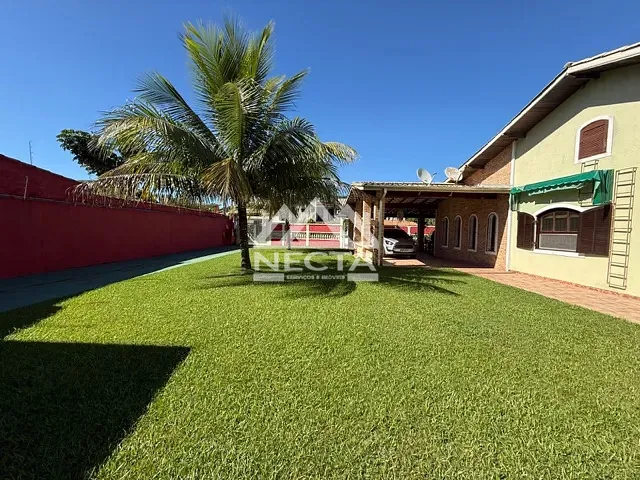 Casa com 710m² 5 quartos e 4 banheiros, à venda, no bairro Martim de Sá em Caraguatatuba