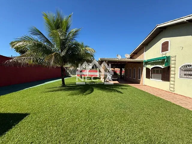 Casa com 710m² 5 quartos e 4 banheiros, à venda, no bairro Martim de Sá em Caraguatatuba
