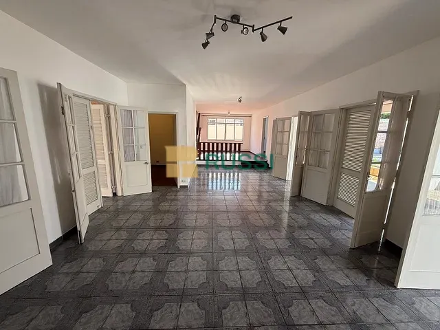 Casa com 540m² 5 quartos e 4 banheiros, à venda, no bairro Jardim Apolo I em São José dos Campos