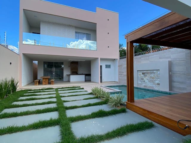 Casa com 250m² 3 quartos e 3 banheiros, à venda, no bairro BONADIMAN em Teixeira de Freitas