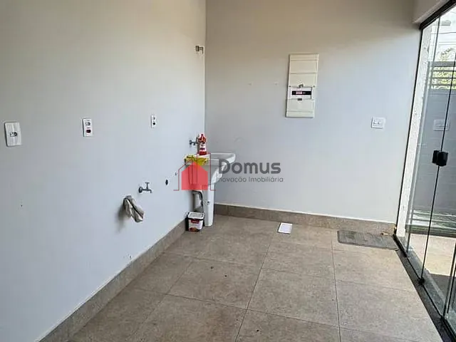 Casa com 560m² 3 quartos e 4 banheiros, à venda ou para alugar, no bairro Alto do Cardoso em Pindamonhangaba