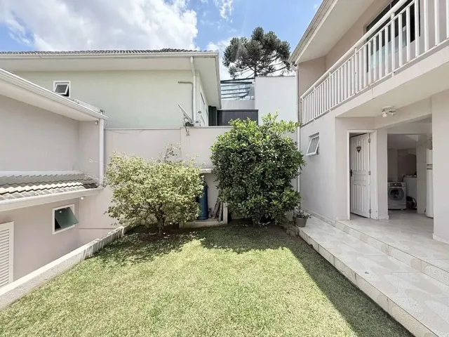 Casa com 214m² 3 quartos e 3 banheiros, à venda, no bairro Santa Felicidade em Curitiba