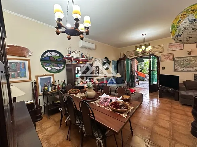Casa com 747m² 4 quartos e 3 banheiros, à venda, no bairro Verde Mar em Caraguatatuba