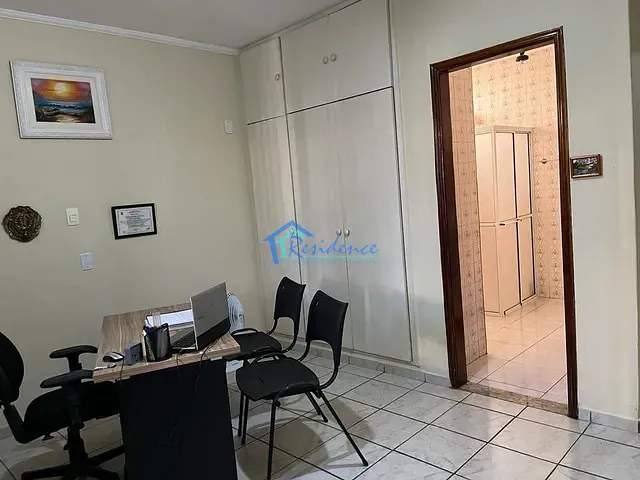 Casa com 250m² 3 quartos e 2 banheiros, à venda, no bairro Vila Todos os Santos em Indaiatuba