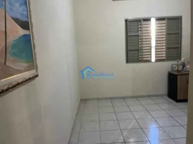 Casa com 250m² 3 quartos e 2 banheiros, à venda, no bairro Vila Todos os Santos em Indaiatuba