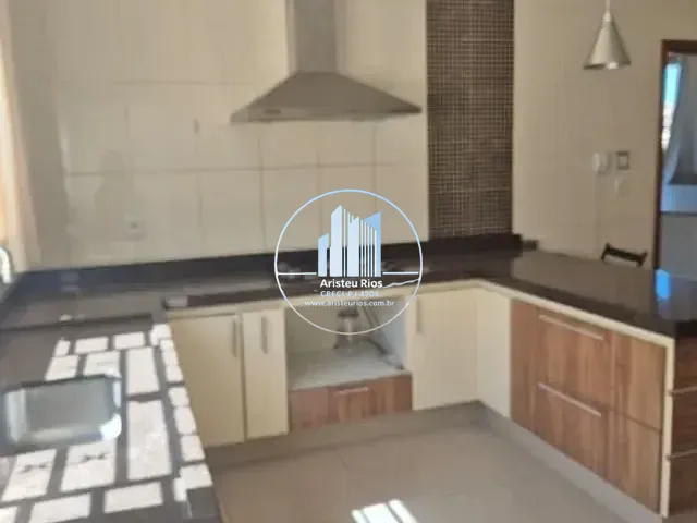 Casa com 439m² 3 quartos e 2 banheiros, à venda, no bairro Nossa Senhora do Pilar em Pouso Alegre
