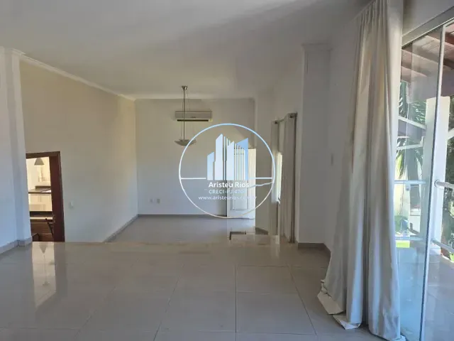 Casa com 439m² 3 quartos e 2 banheiros, à venda, no bairro Nossa Senhora do Pilar em Pouso Alegre