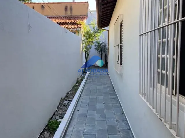 Casa com 250m² 3 quartos e 2 banheiros, à venda, no bairro Jardim das Indústrias em São José dos Campos