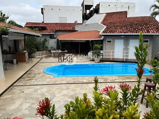 Casa 6 quartos e 7 banheiros, à venda, no bairro Cidade Jardim em Uberaba