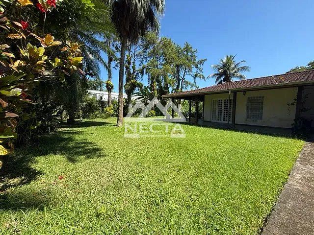 Casa com 1000m² 3 quartos e 2 banheiros, à venda, no bairro Jardim do Sol em Caraguatatuba