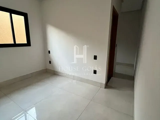 Casa com 180m² 3 quartos e 2 banheiros, à venda, no bairro Residencial Alvaluz em Aparecida de Goiânia