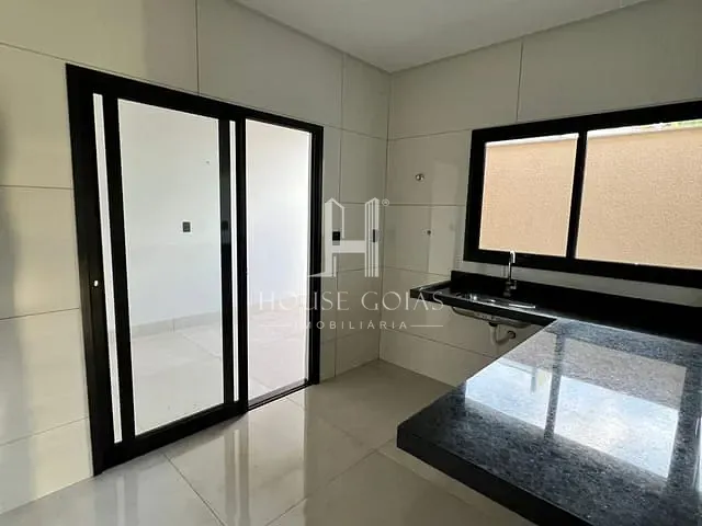 Casa com 180m² 3 quartos e 2 banheiros, à venda, no bairro Residencial Alvaluz em Aparecida de Goiânia