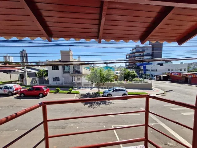 Casa com 498m² 3 quartos e 2 banheiros, para alugar, no bairro Presidente Médici em Chapecó