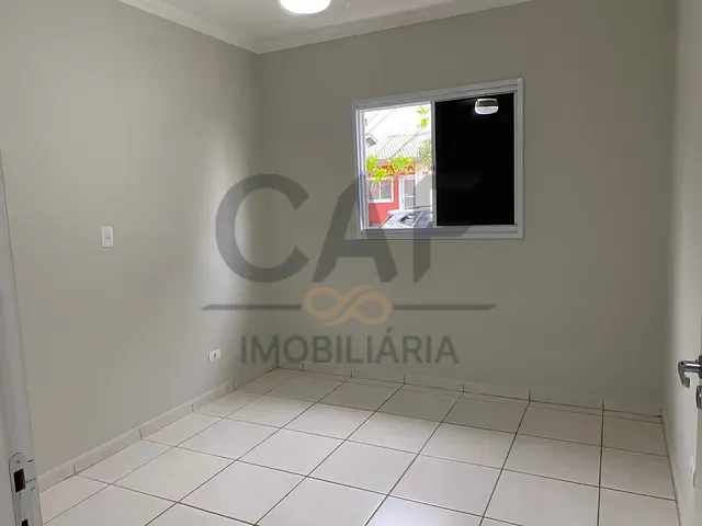 Casa com 250m² 2 quartos e 1 banheiro, para alugar, no bairro Vila das Tulipas em Holambra