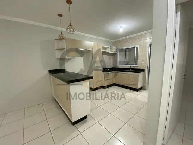 Casa com 250m² 2 quartos e 1 banheiro, para alugar, no bairro Vila das Tulipas em Holambra