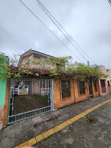 Casa com 455m² 3 quartos e 2 banheiros, à venda, no bairro Areal em Pelotas