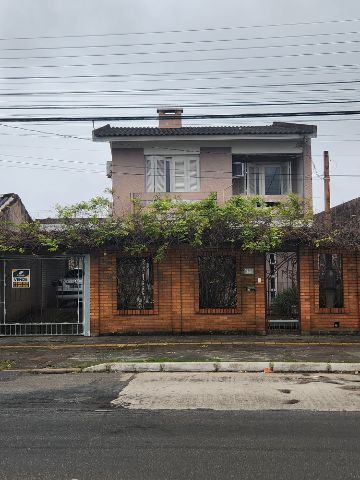 Casa com 455m² 3 quartos e 2 banheiros, à venda, no bairro Areal em Pelotas