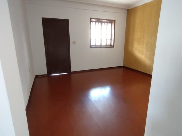 Casa 3 quartos e 2 banheiros, para alugar, no bairro Eldorado em Contagem