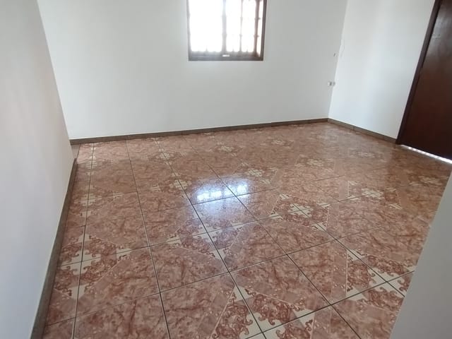 Casa 3 quartos e 2 banheiros, para alugar, no bairro Eldorado em Contagem