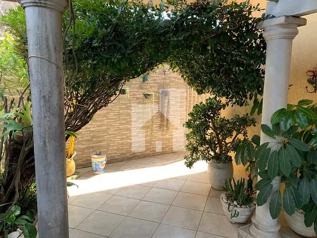 Casa com 180m² 4 quartos e 2 banheiros, à venda, no bairro Jardim Danúbio em Jundiaí