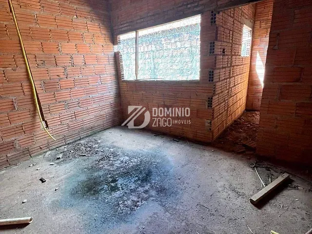 Casa 3 quartos e 2 banheiros, à venda, no bairro Lourdes em Uberaba