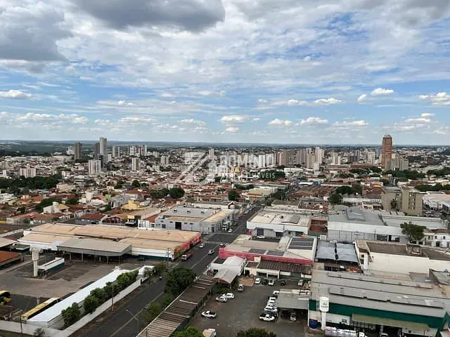 Casa 3 quartos e 2 banheiros, à venda, no bairro Lourdes em Uberaba