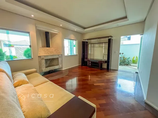 Casa com 392m² 5 quartos e 5 banheiros, à venda, no bairro Esplanada Independência em Taubaté