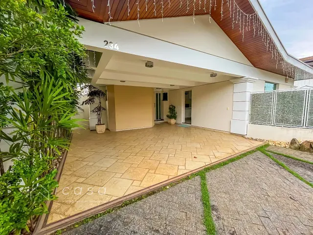 Casa com 392m² 5 quartos e 5 banheiros, à venda, no bairro Esplanada Independência em Taubaté