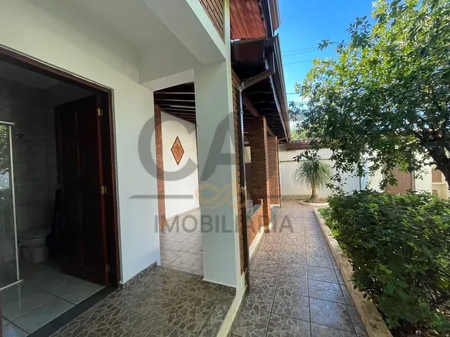 Casa com 300m² 3 quartos e 2 banheiros, à venda, no bairro Planalto em Jaguariúna