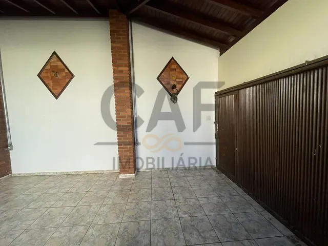 Casa com 300m² 3 quartos e 2 banheiros, à venda, no bairro Planalto em Jaguariúna