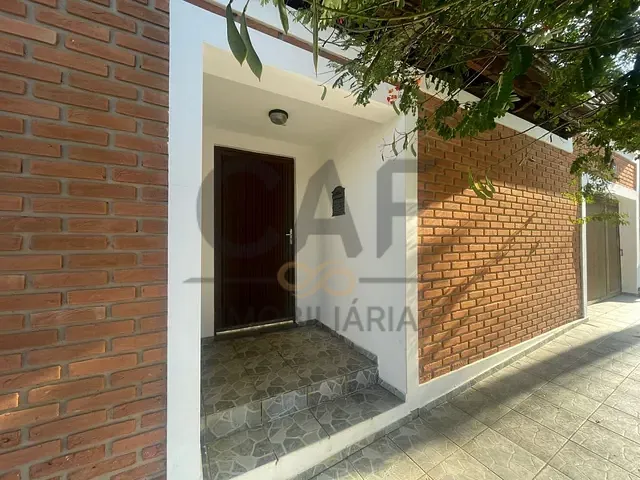 Casa com 300m² 3 quartos e 2 banheiros, à venda, no bairro Planalto em Jaguariúna