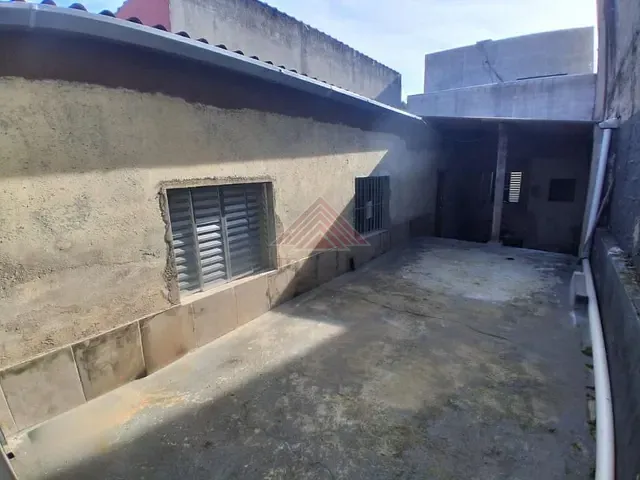 Casa com 188m² 3 quartos e 2 banheiros, à venda, no bairro Vila Feital em Mauá