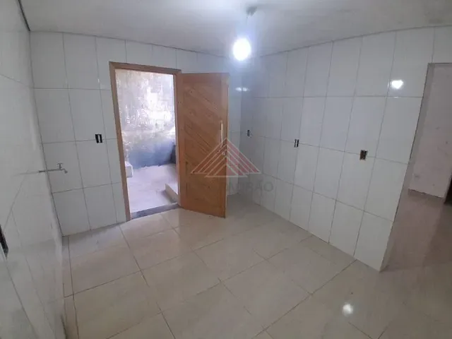 Casa com 188m² 3 quartos e 2 banheiros, à venda, no bairro Vila Feital em Mauá