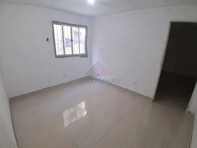 Casa com 188m² 3 quartos e 2 banheiros, à venda, no bairro Vila Feital em Mauá