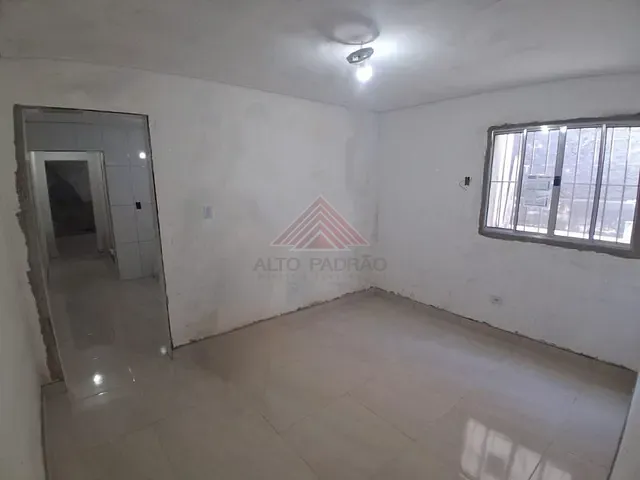Casa com 188m² 3 quartos e 2 banheiros, à venda, no bairro Vila Feital em Mauá