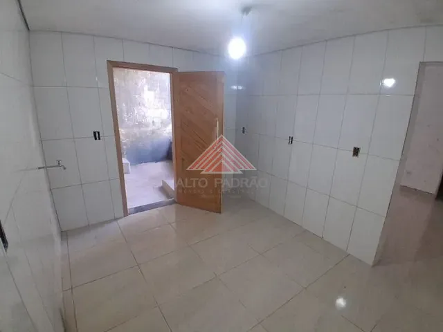 Casa com 188m² 3 quartos e 2 banheiros, à venda, no bairro Vila Feital em Mauá