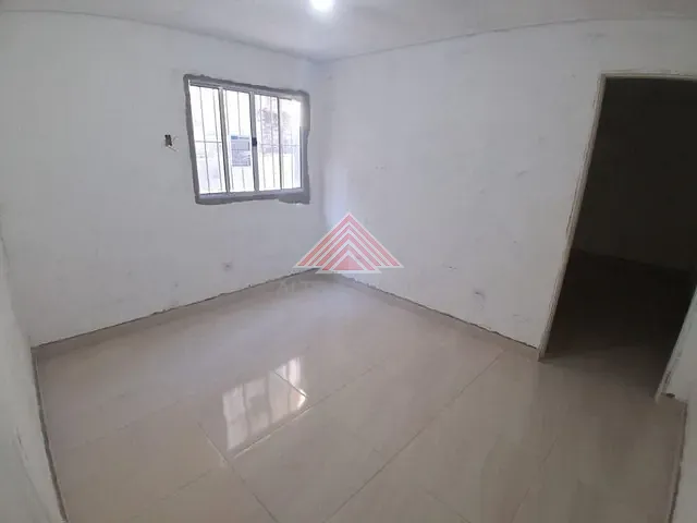 Casa com 188m² 3 quartos e 2 banheiros, à venda, no bairro Vila Feital em Mauá