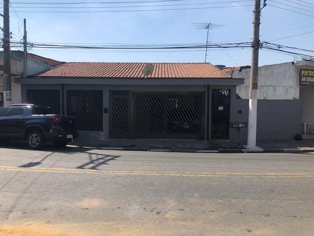 Casa com 134m² 4 quartos e 3 banheiros, à venda, no bairro Centro em Carapicuíba