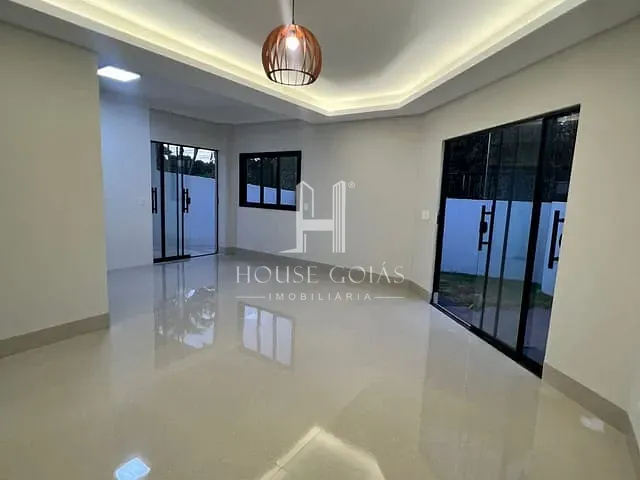 Casa com 223m² 3 quartos e 3 banheiros, à venda, no bairro Garavelo Residencial Park em Aparecida de Goiânia