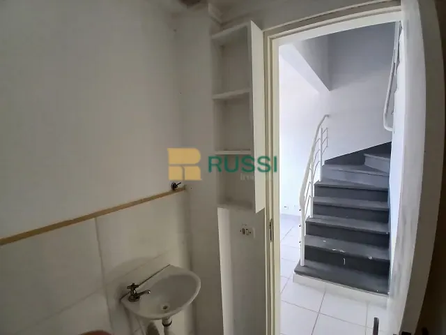 Casa 2 quartos e 2 banheiros, à venda, no bairro Monte Castelo em São José dos Campos