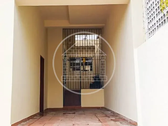 Casa com 250m² 2 quartos e 2 banheiros, à venda, no bairro Interlagos em São Paulo