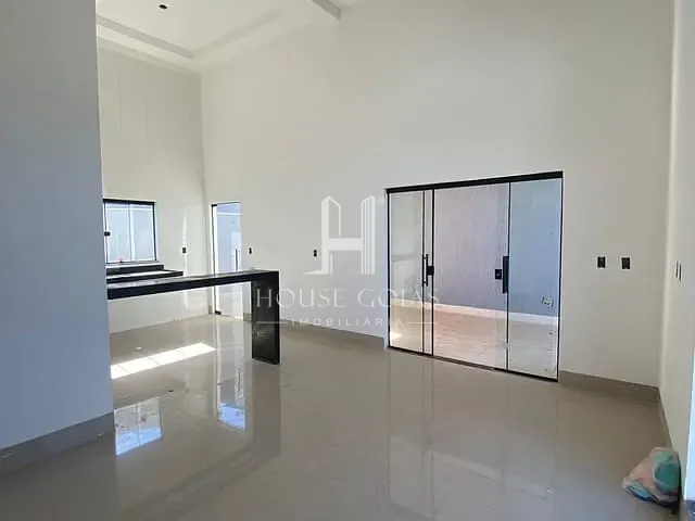 Casa com 182m² 3 quartos e 1 banheiro, à venda, no bairro Independência - 1º Complemento Setor das Mansões em Aparecida de Goiânia