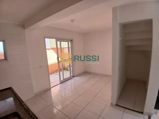 Casa 3 quartos e 2 banheiros, para alugar, no bairro Monte Castelo em São José dos Campos